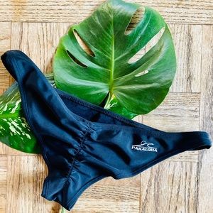 Pᴀᴋᴀʟᴏʜᴀ ʙʟᴀᴄᴋ ᴘᴜᴀᴍᴀɴᴀ ʀᴜᴄʜᴇᴅ ʙᴏᴛᴛᴏᴍ